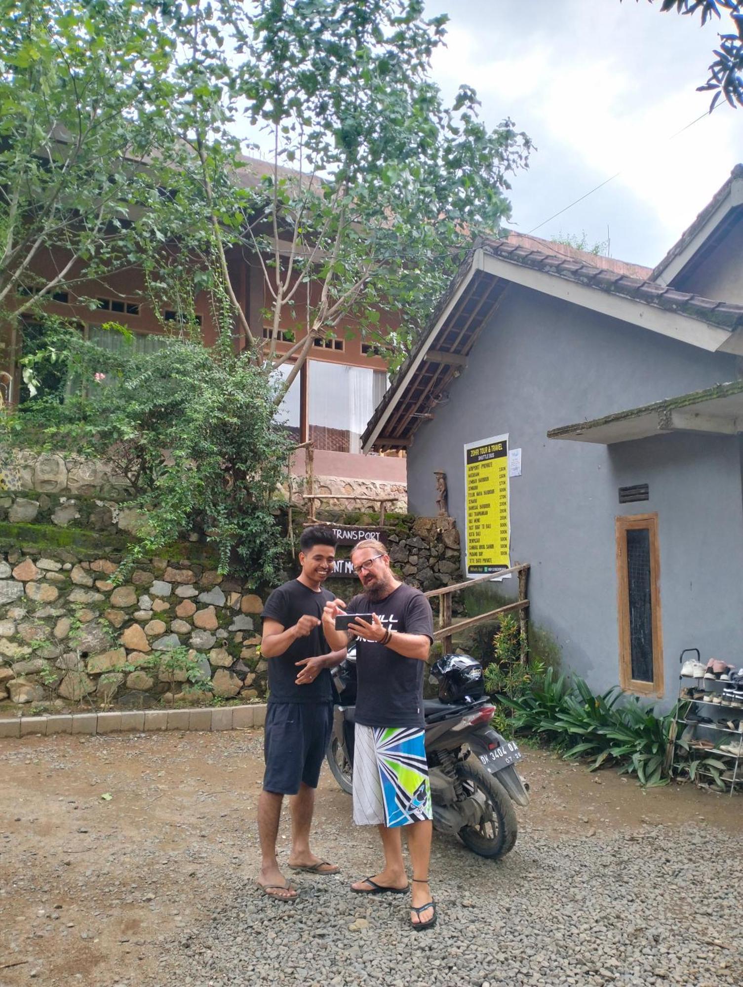 Fullmoon Homestay Kuta  Εξωτερικό φωτογραφία